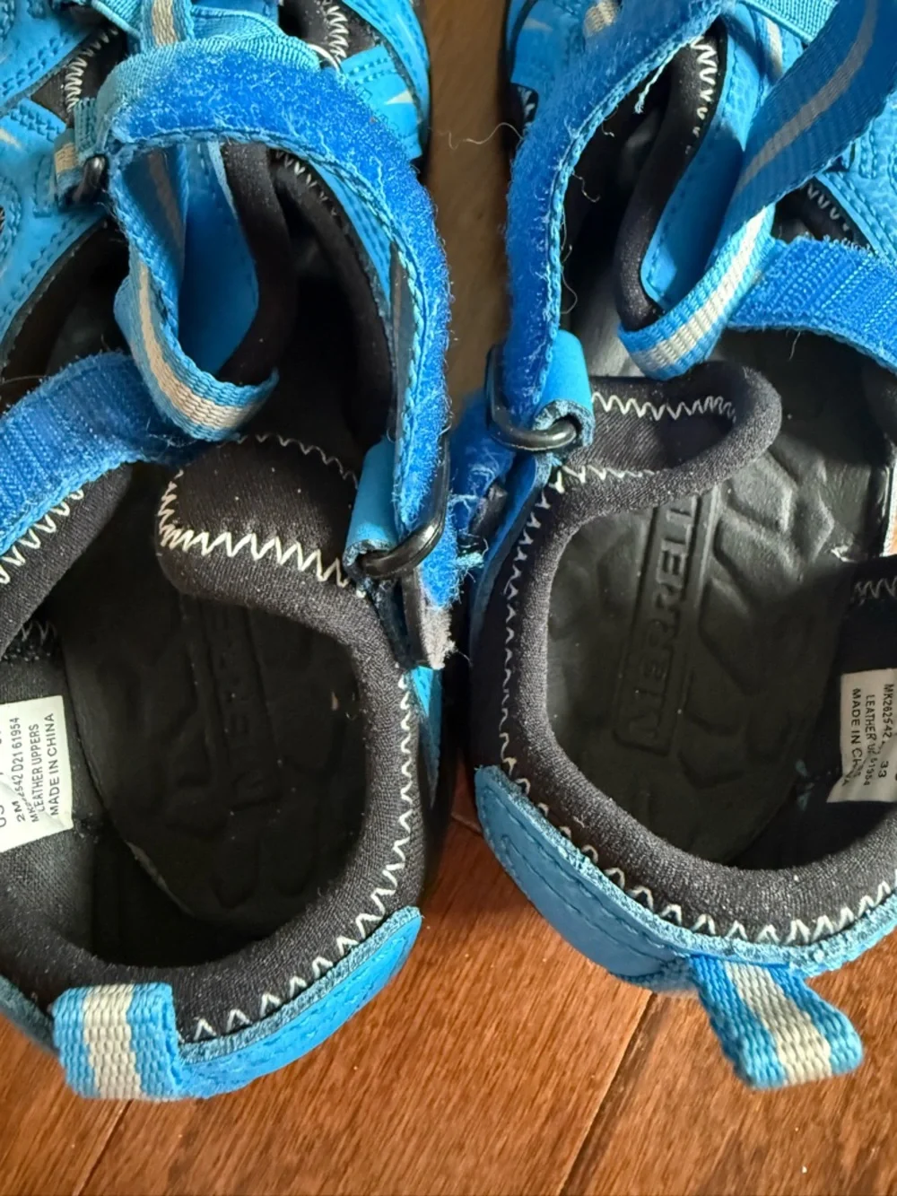Merrell Blue and Black Kids Closed-Toe Water Shoes size 2
